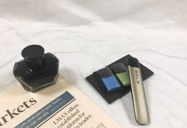 电子烟不抽为什么亮灯 电子烟为什么吸的时候灯亮没有烟出来